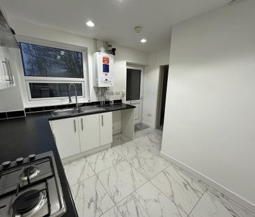 3 bedroom terraced house to rent - Photo 6