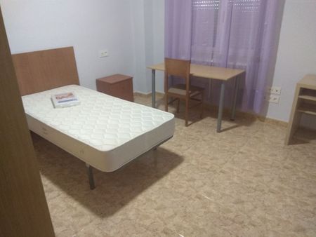 Piso de alquiler en Avenida de Portugal, Carmelitas - Photo 2