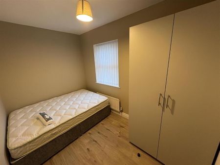 Beechmount Parade, Belfast, BT12 7LX - Photo 5