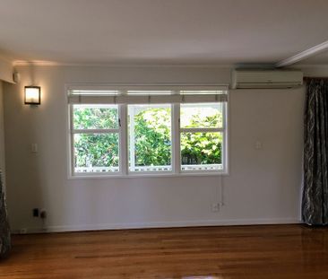 Charming 3BR Home in Bucklands Beach - Photo 5
