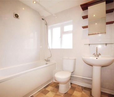 4 bedroom terraced house to rent - Photo 2