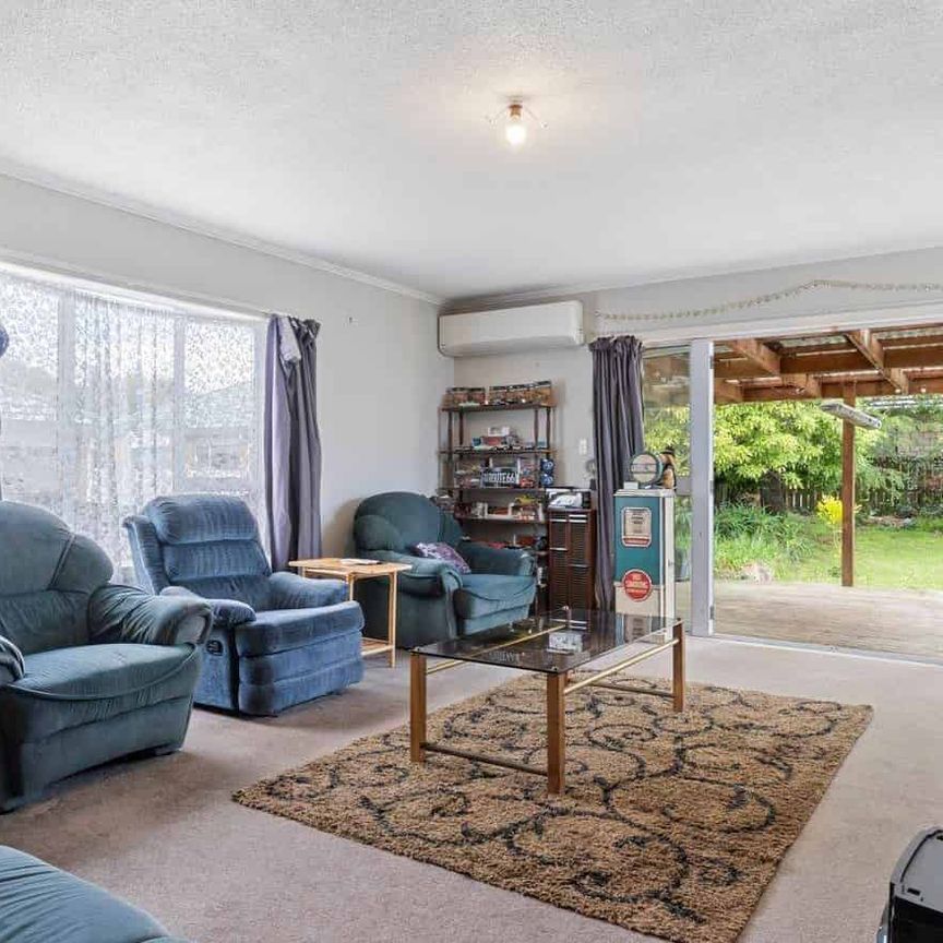 Classic Bungalow with Sleep out - Photo 1