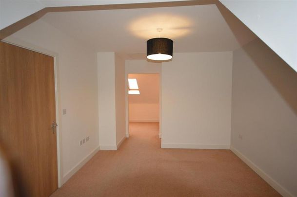 3 bedroom semi-detached house to rent - Photo 1