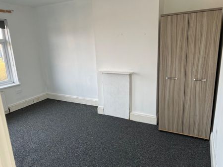 3 Bed Semi-Detached House, Daresbury Road, S2 - Photo 5