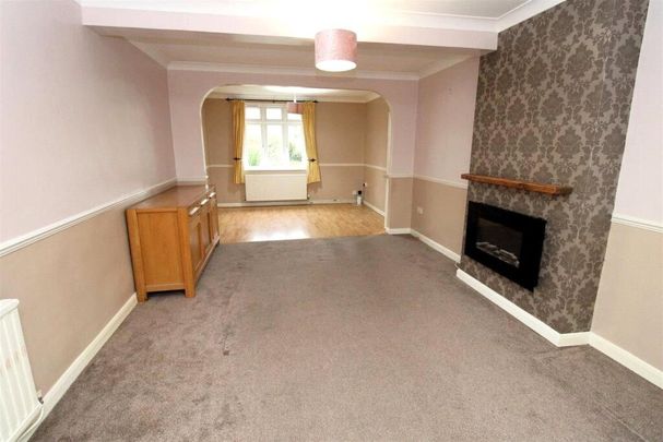 3 bedroom semi-detached house to rent - Photo 1