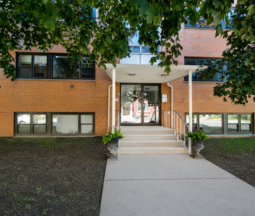 100 Waverley Street - 3 - Photo 5
