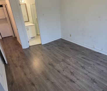 For Lease - 42 Donnacona Crescent, Toronto, Ontario - Photo 4