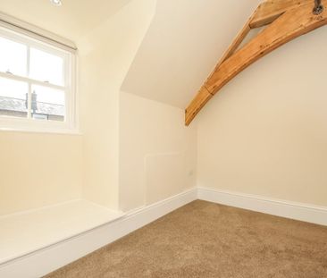 3 bedroom mews to rent - Photo 3