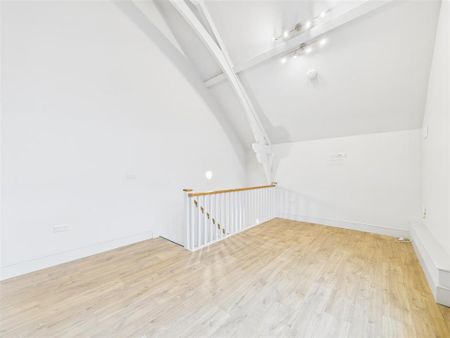 2 bedroom mews to rent - Photo 4