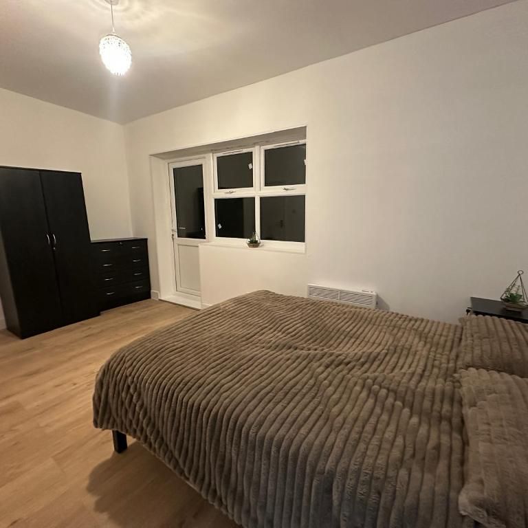 1 Bedroom Room To Rent - Photo 1