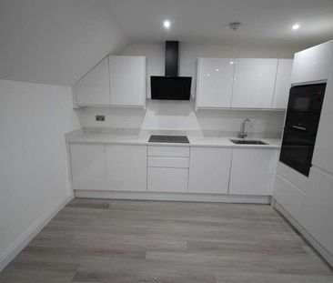 Park House, Station Road, Loudwater, High Wycombe, HP10 - Photo 3