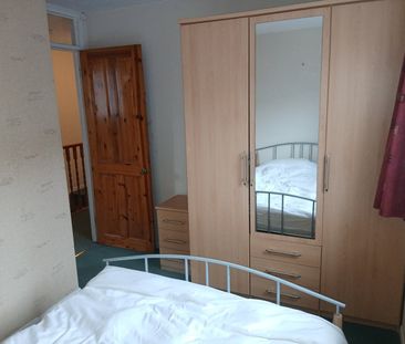 3 Bed Terraced House, Finnis Street, E2 - Photo 5