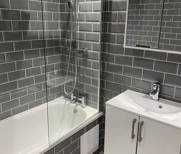 £950 PCM, Furnished One Bedroom First Floor Flat in Tudor Street, R... - Photo 4
