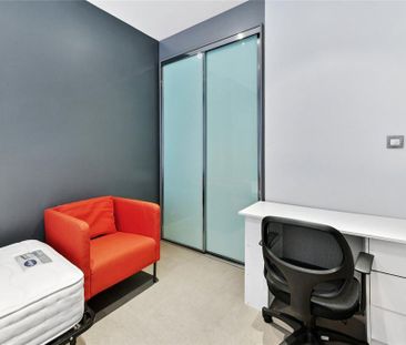 3 bedroom apartment to rent - Photo 4