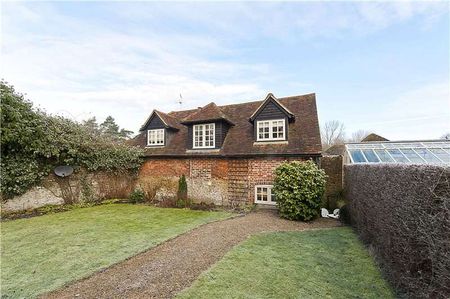 A charming three bedroom cottage situated in a stunning parkland setting - Photo 3