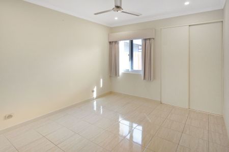 BEST OF THE BEST - Pretty Pool Manor with so Many Extras - Photo 4