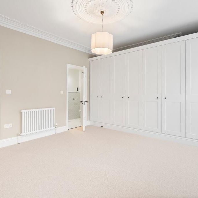 6 bedroom terraced house to rent - Photo 1