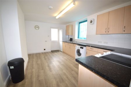 Clifton Street, Plymouth, Devon, PL4 - Photo 4