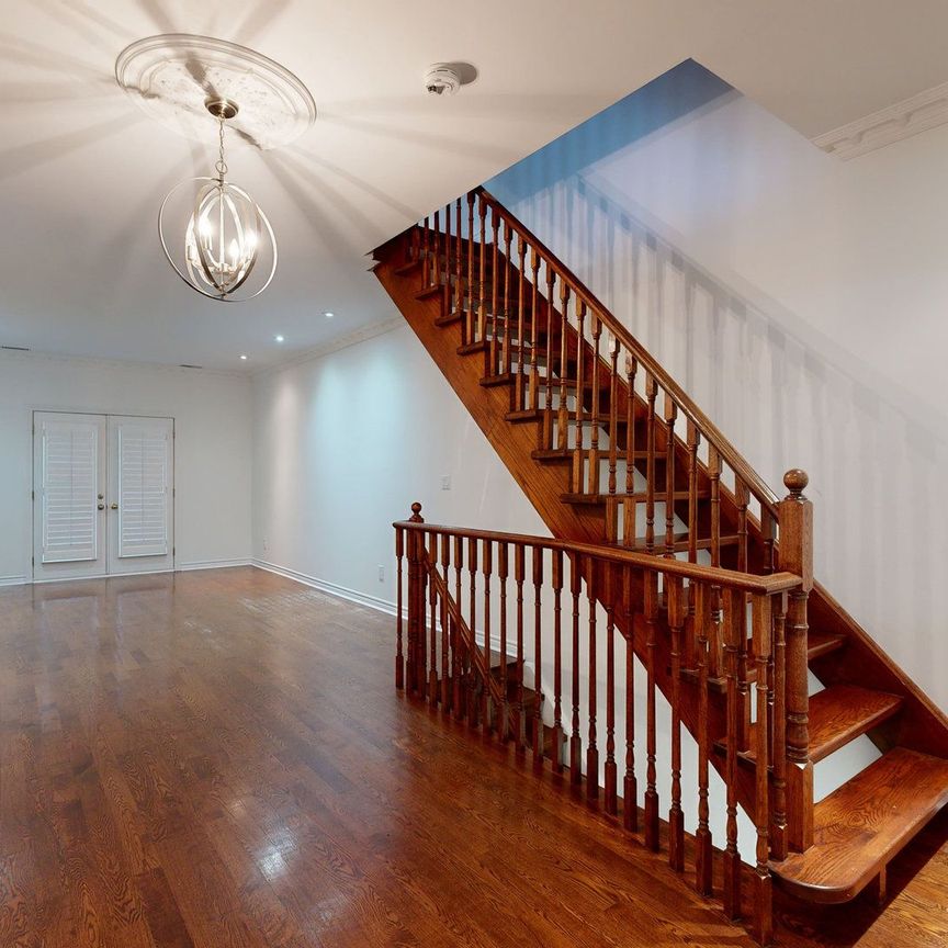 For Lease - 21 David Dunlap Circle, Toronto, Ontario - Photo 1