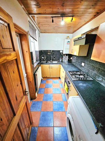 2 bedroom terraced house to rent - Photo 5