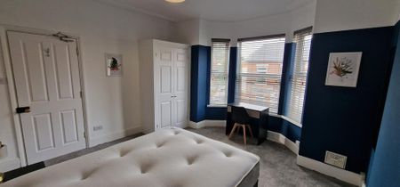 6 bedroom house to rent - Photo 2