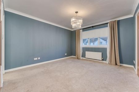 4 bedroom detached house to rent - Photo 5