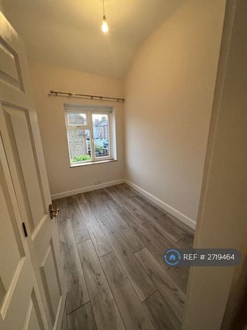 3 bedroom terraced house to rent - Photo 5