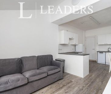 4 bedroom terraced house to rent - Photo 1