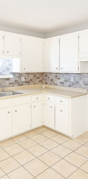 BEAU 4 ½ |CHAUFFAGE ET EAU CHAUDE - Photo 1