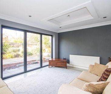 2 bedroom ground floor flat to rent - Photo 1