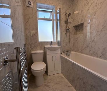 3 Bed Terraced House, Northover, BR1 - Photo 5