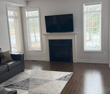 For Lease - 80 Inverness Way, Bradford West Gwillimbury, Ontario - Photo 3