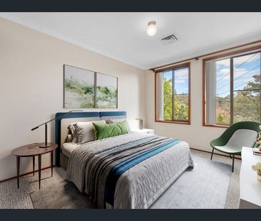 A Comfortable Family Home in a Peaceful Winmalee Setting - Photo 5