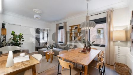 Apartamento de alquiler en Paseo de la Reina Cristina, Jerónimos - Foto 3