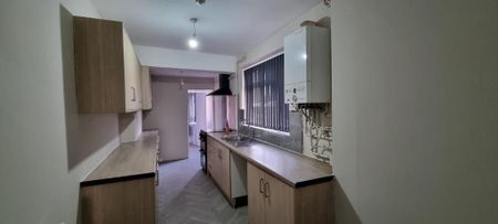 3 bedroom terraced house to rent - Photo 3