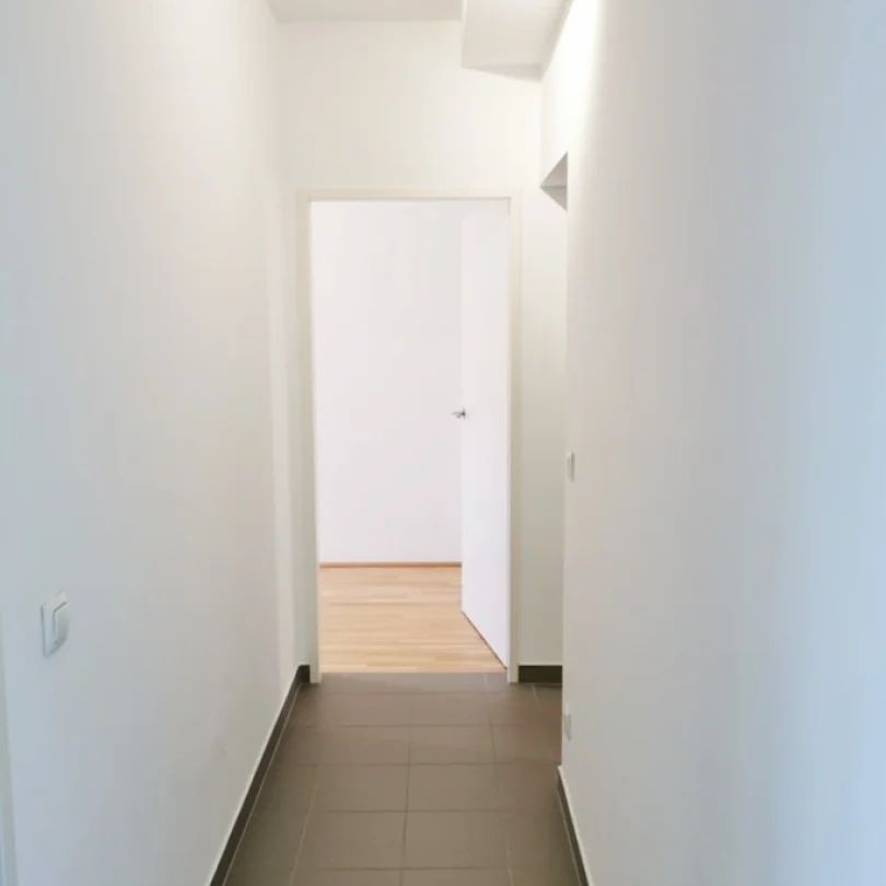 70m²DG Wohnung mit 2 Terrassen / mit Blick auf d. Schneeberg - Photo 1