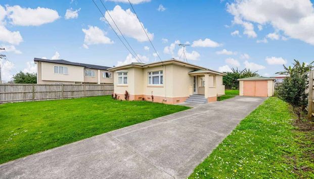 Spacious Standalone Home with Large Yard Near ... - Photo 1