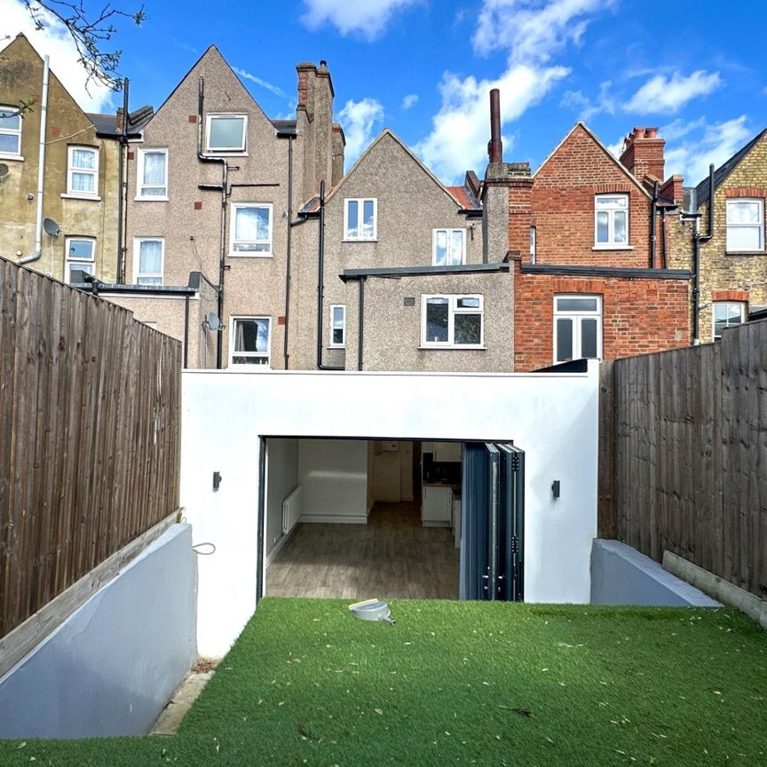 Champion Road, Sydenham, SE26 - Photo 1