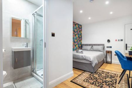 ** Inclusive of council tax, gas, electricity, water, internet and Netflix** - Photo 4