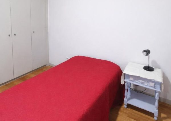 Alugo quarto em T3 junto ao El Corte Ingles