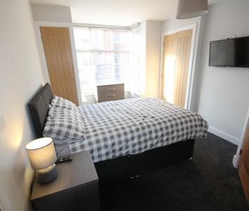 Calais Road, Burton upon Trent, DE13 - Photo 2