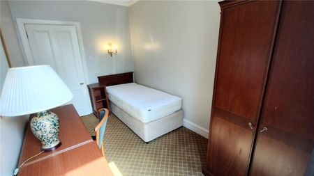 3 bedroom apartment to rent - Photo 4