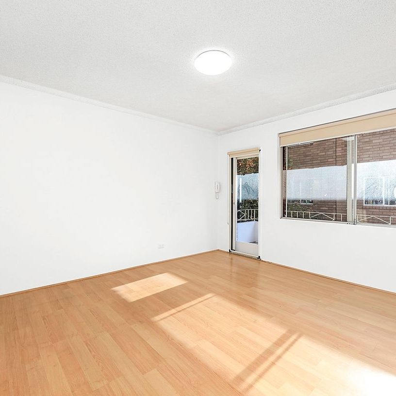 Renovated 2 Bedrooms Unit In The Heart of Homebush West - Photo 1