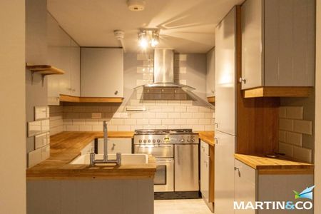 3 bedroom flat to rent - Photo 3