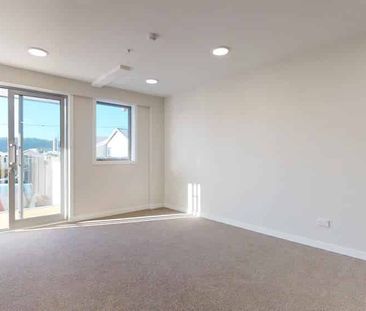 City two bedroom apartment with balcony - Photo 5