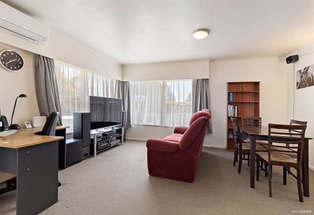 Sunny 2-Bedroom Brick & Tile Home in Glenfield - Photo 3
