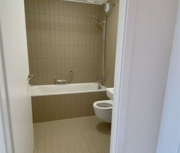 Lease renewal – 2.5 rooms, Nyon (Petite Prairie) on: 01.02.2026 - Photo 4