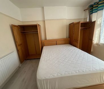 Room in a Shared House, Fieldend Road, SW16 - Photo 2
