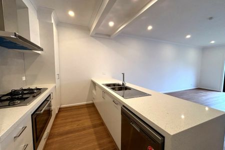 Brand New, Low-Maintenance Living in a Prime Clyde Location - Photo 4