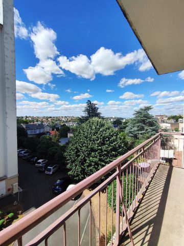 Location Appartement 4 pièces 97m² POITIERS 86000 - Photo 2